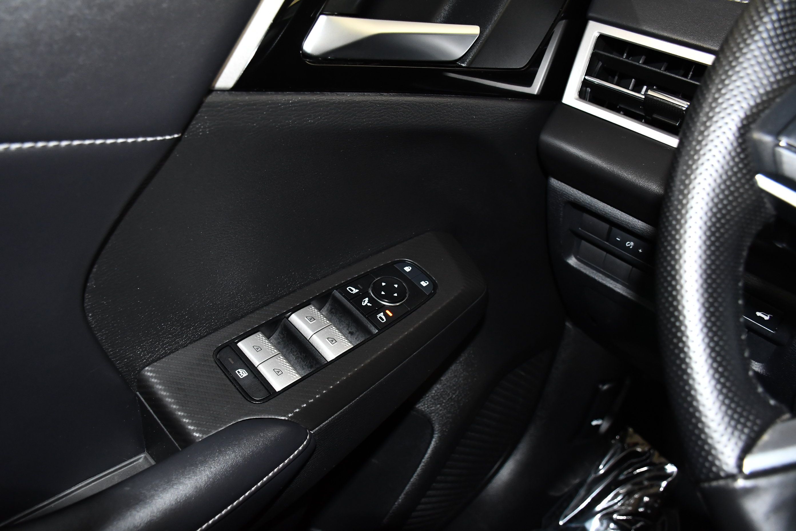 Used 2024 Mitsubishi Outlander SE AWD/4WD image 31