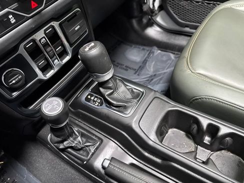 Used 2024 Jeep Wrangler High Altitude AWD/4WD image 22