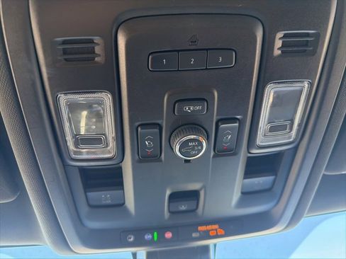 Used 2022 GMC Yukon AT4 image 52