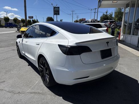 Used 2018 Tesla Model 3 Long Range RWD image 3