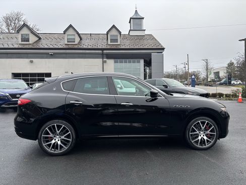 Used 2017 Maserati Levante S image 6