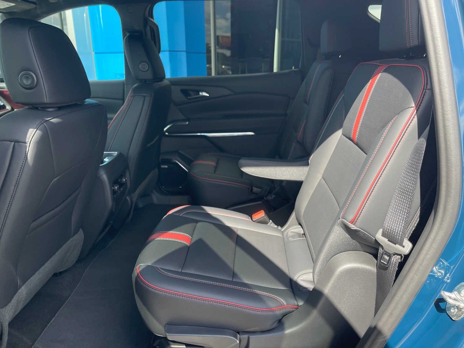 New 2027 Chevrolet Traverse RS FWD image 11