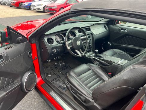 Used 2011 Ford Mustang Premium w/ 202A Rapid Spec Order Code RWD image 27
