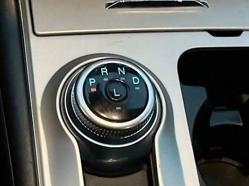 Used 2022 Ford Explorer XLT image 16