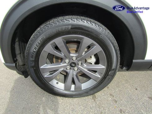 Certified 2023 Ford Explorer XLT w/ Equipment Group 202A AWD/4WD image 10