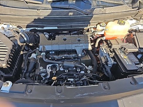 Used 2021 Chevrolet Traverse LS image 10