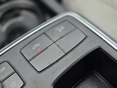 Used 2016 Mercedes-Benz GL 450 4MATIC image 40