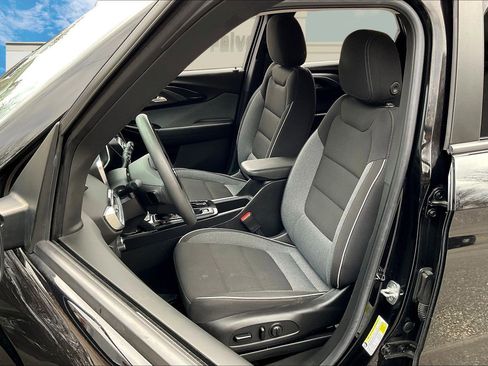 Used 2022 Chevrolet TrailBlazer LT w/ Confidence II Package image 21