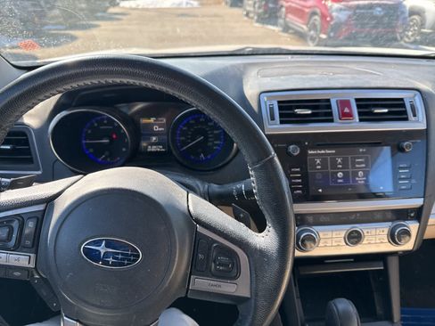 Used 2017 Subaru Outback 2.5i Premium image 19