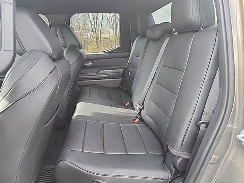 Used 2025 Toyota Tacoma TRD Off-Road image 29