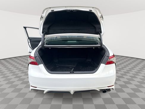 Used 2018 Toyota Camry SE FWD image 20