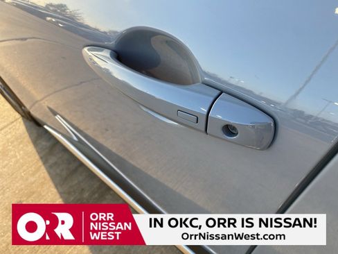 Used 2023 Nissan Rogue Platinum w/ Platinum Premium Package image 11