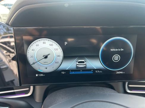Used 2021 Hyundai Elantra Limited FWD image 17