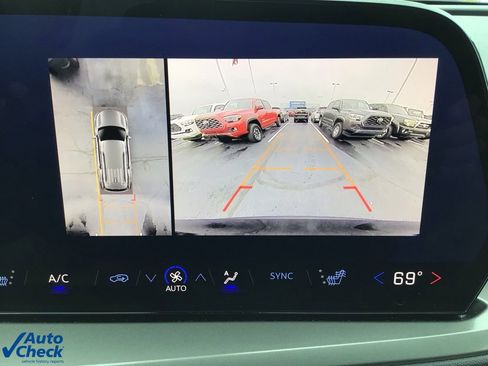 Used 2024 Chevrolet Traverse LS image 28