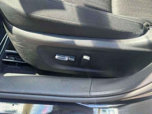 Used 2025 Nissan Altima 2.5 SV FWD image 17