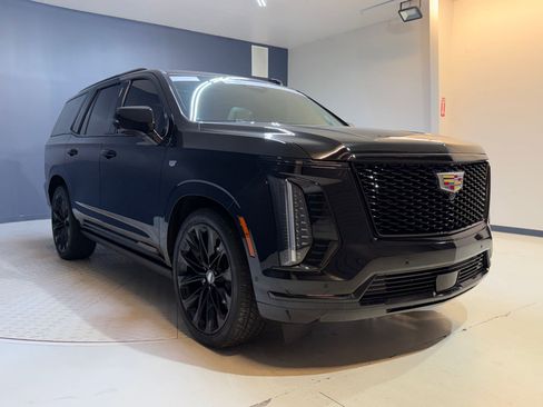 Certified 2025 Cadillac Escalade Sport Platinum w/ LPO, ONYX Package AWD/4WD image 21
