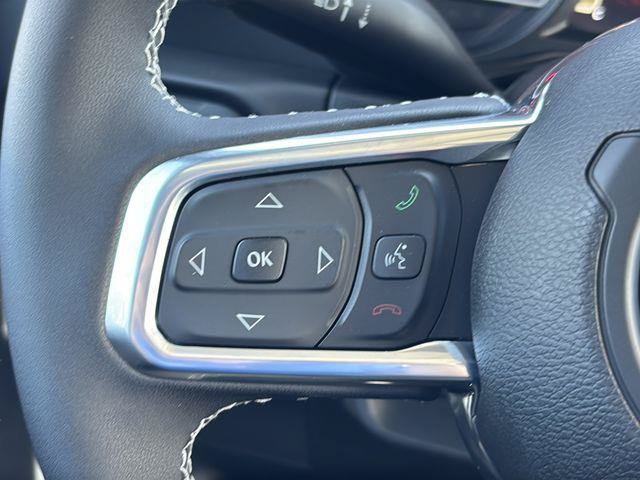 Used 2025 Jeep Wrangler Unlimited Sahara AWD/4WD image 30