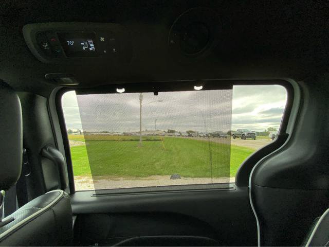Used 2026 Chrysler Pacifica Limited FWD image 22
