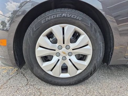 Used 2014 Chevrolet Cruze LS FWD image 20