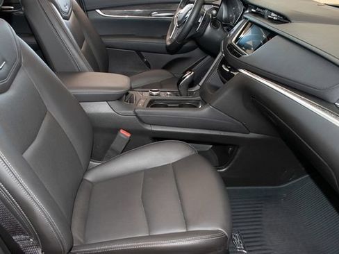 Used 2025 Cadillac XT5 Sportv w/ Technology Package AWD/4WD image 10