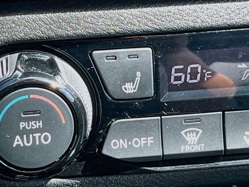 Used 2024 Nissan Kicks SR w/ SR Premium Package FWD image 20