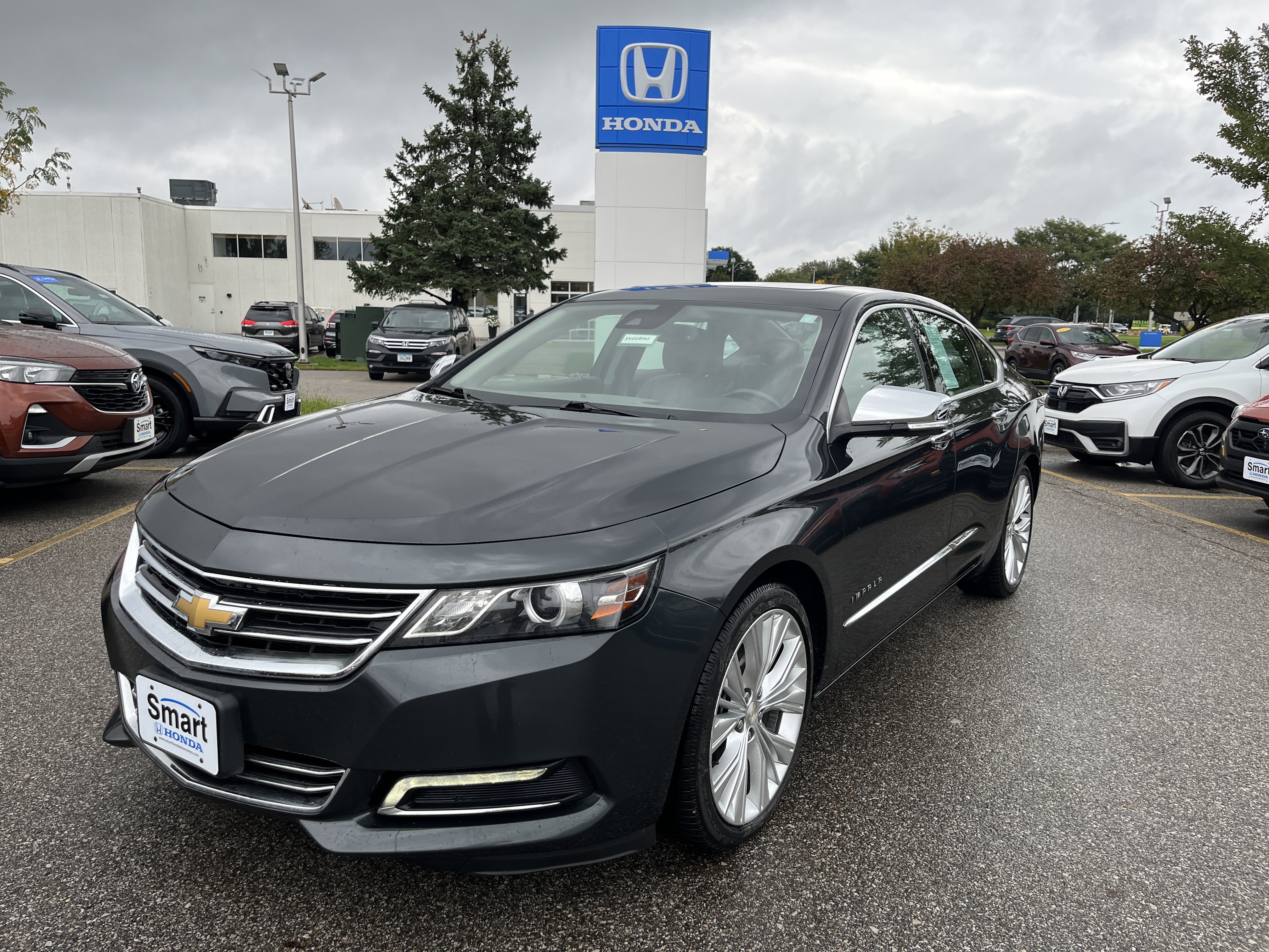 Used 2015 Chevrolet Impala LTZ FWD image 1