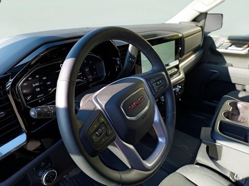 New 2025 GMC Sierra 1500 Elevation image 6