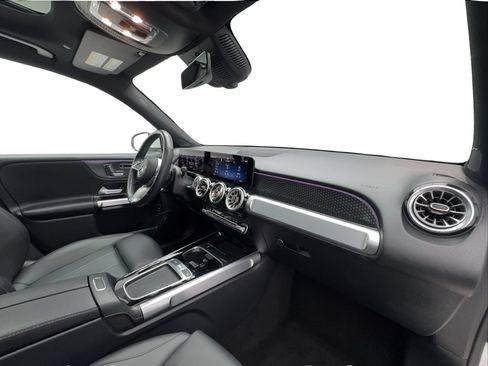 Used 2025 Mercedes-Benz GLB 250 4MATIC image 27