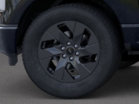New 2025 Ford F150 Lightning Flash AWD/4WD image 19