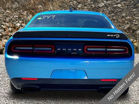 Used 2018 Dodge Challenger SRT Hellcat RWD image 4