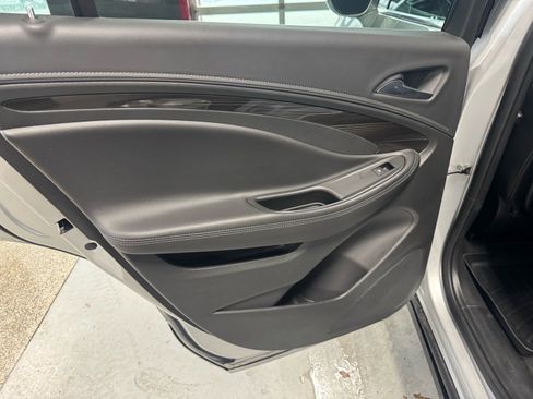 Used 2019 Buick Envision Premium w/ Driver Confidence Package AWD/4WD image 10