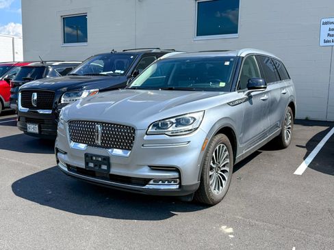 Used 2023 Lincoln Aviator Reserve w/ Equipment Group 201A AWD/4WD image 3