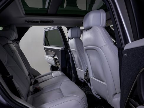 Used 2023 Land Rover Range Rover Sport SE image 7