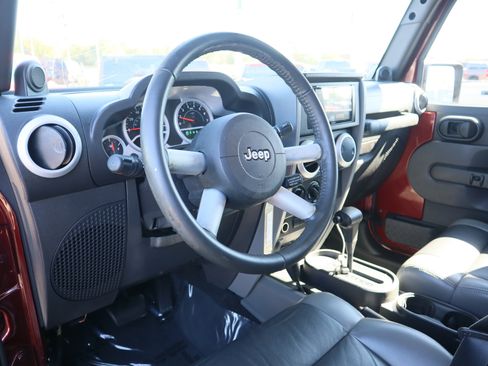 Used 2010 Jeep Wrangler Unlimited Sahara w/ Trailer Tow Group image 12