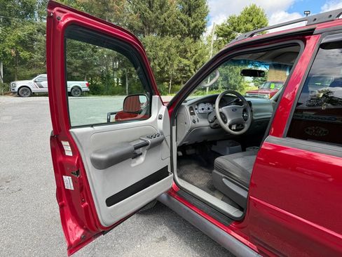 Used 2003 Ford Explorer Sport Trac XLT image 18