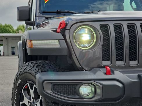 Used 2022 Jeep Wrangler Unlimited Rubicon w/ LED Lighting Group AWD/4WD image 9