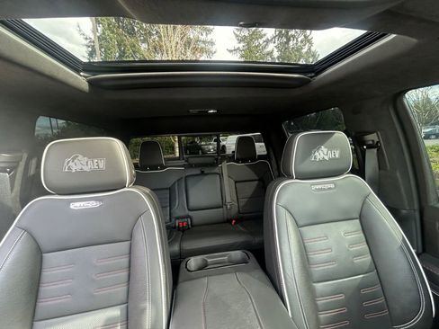 Used 2023 GMC Sierra 1500 AT4X w/ AT4X AEV Edition AWD/4WD image 28