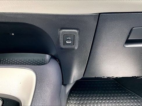 Used 2025 Toyota Corolla LE image 24