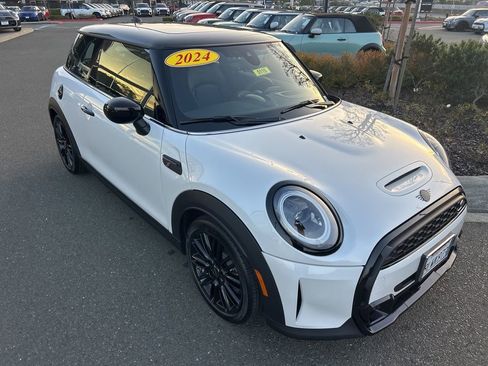 Used 2024 MINI Cooper S image 7