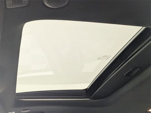 Used 2018 Jeep Grand Cherokee Altitude image 12