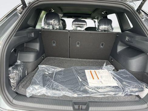 New 2026 Volkswagen Tiguan SE R-Line FWD image 19