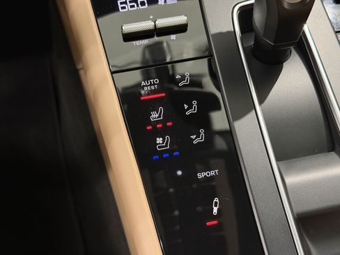 Certified 2023 Porsche Macan S AWD/4WD image 38