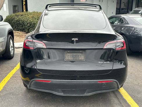 Used 2023 Tesla Model Y Long Range AWD/4WD image 5
