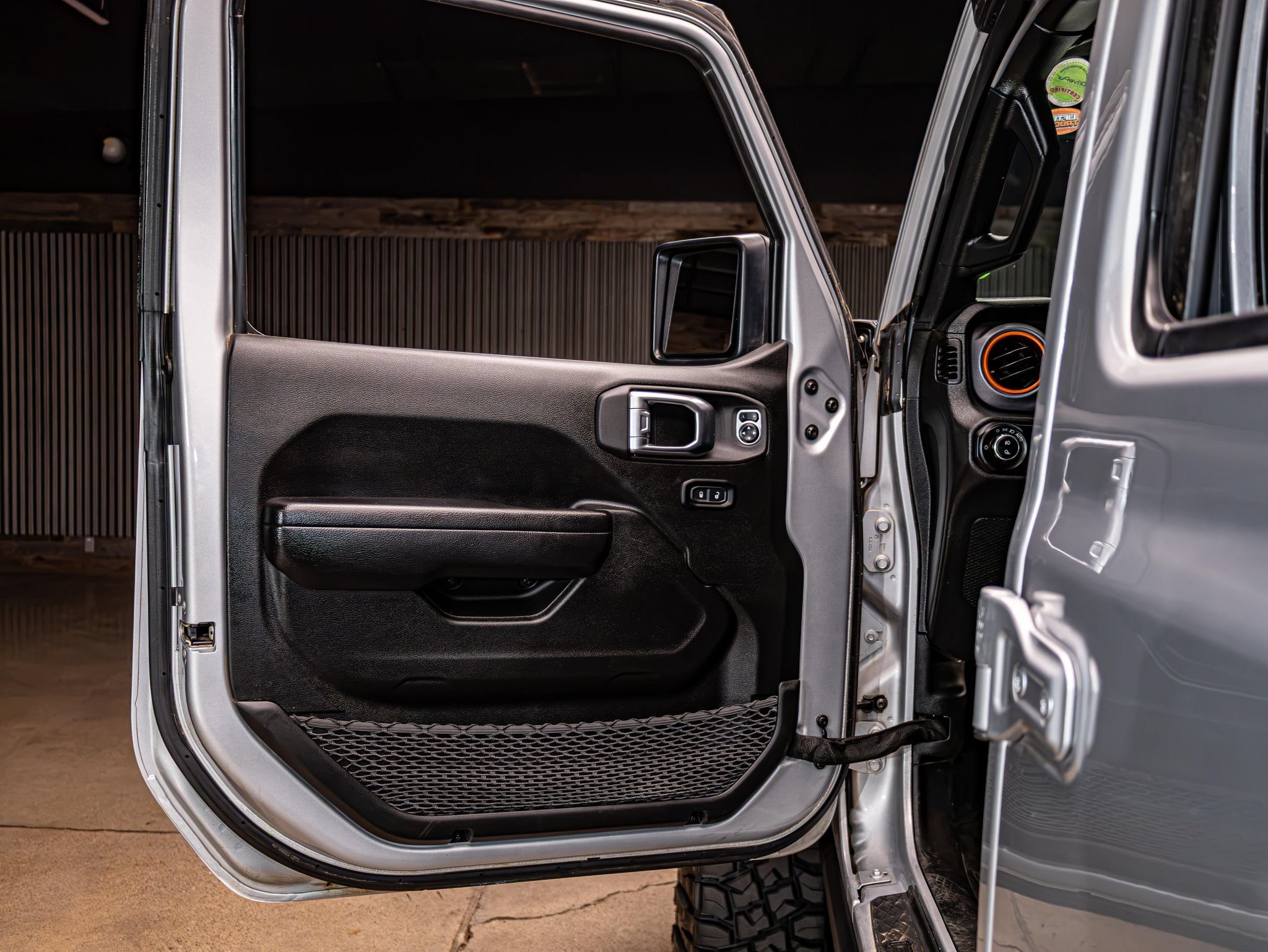Used 2023 Jeep Gladiator Mojave w/ Trailer Tow Package AWD/4WD image 28