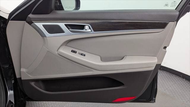 Used 2020 Genesis G80 3.8 RWD image 18