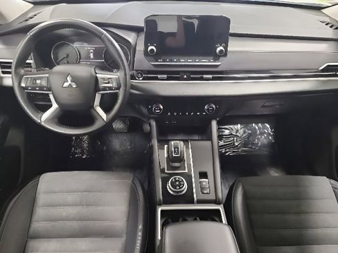 Used 2024 Mitsubishi Outlander SE AWD/4WD image 24