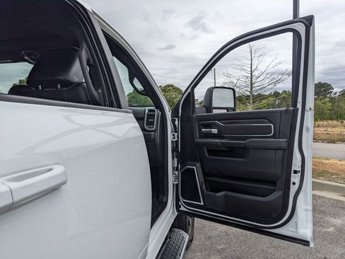 Used 2025 RAM 2500 Laramie AWD/4WD image 70