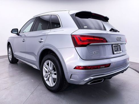 Used 2022 Audi Q5 2.0T Premium w/ Convenience Package AWD/4WD image 12