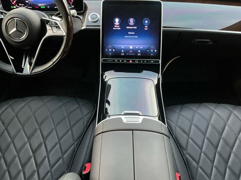 Used 2024 Mercedes-Benz S 580e 4MATIC Sedan image 10