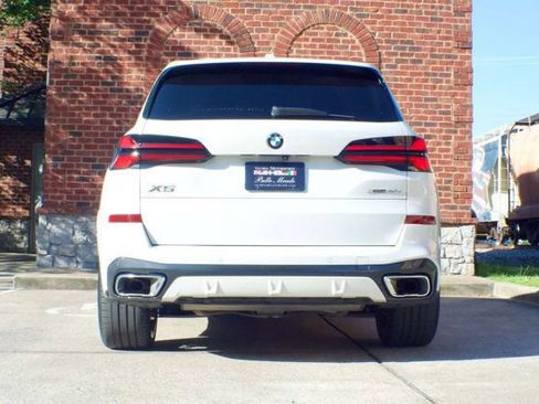 Used 2024 BMW X5 xDrive40i w/ M Sport Package AWD/4WD image 6